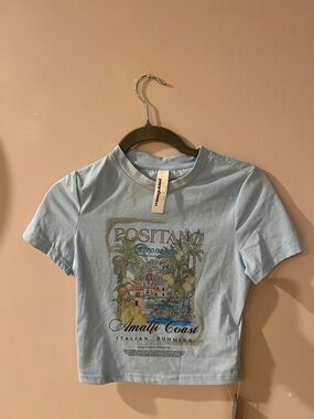 NWT Missguided + Light Blue Positano Italy 🇮🇹 Graphic Crop Tee Size Small
